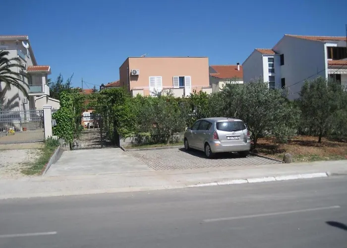 Amalia - Two Bedroom With Terrace דירה זאדאר